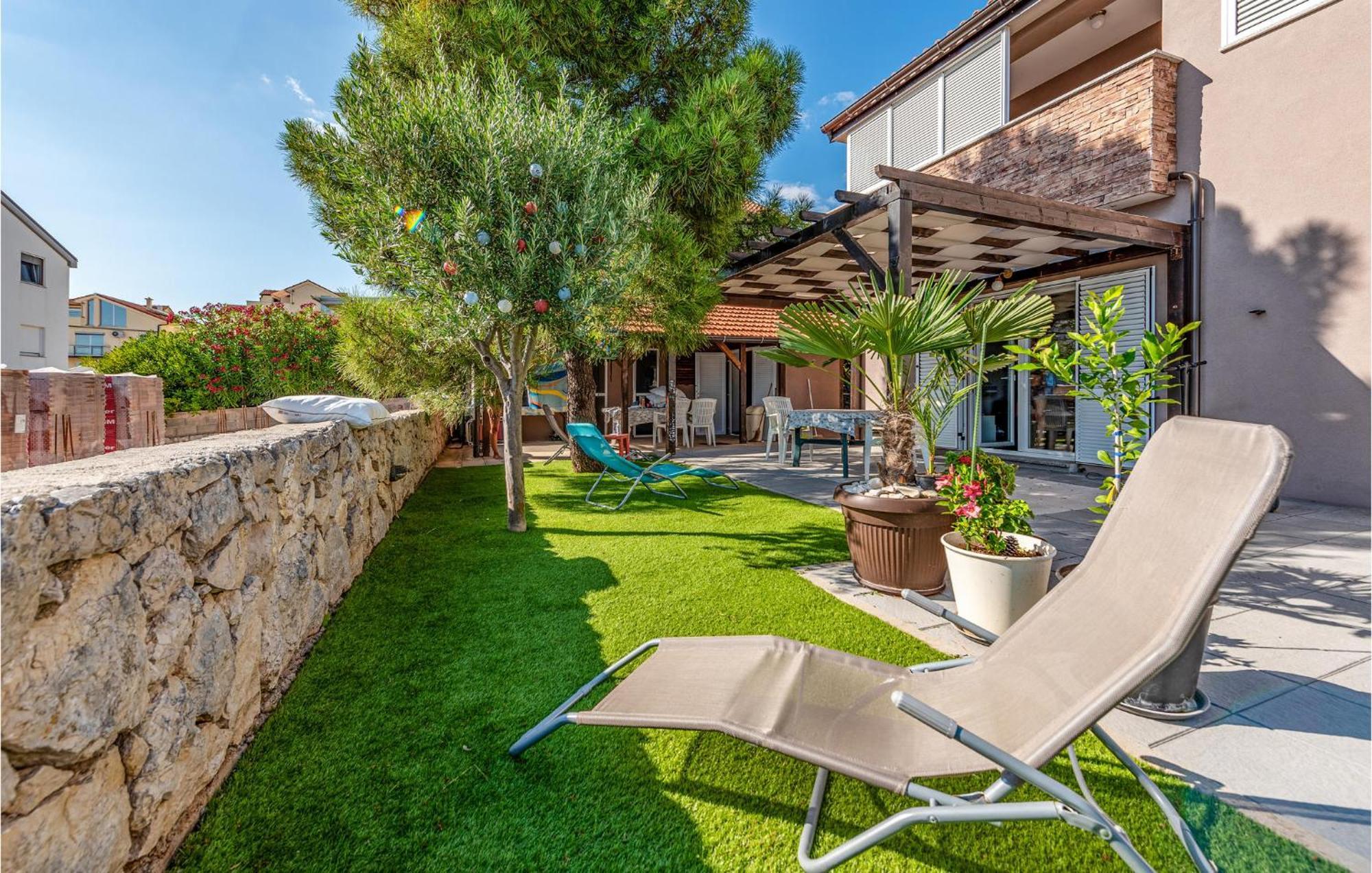 Nice Apartment In Mandre With Wifi Εξωτερικό φωτογραφία